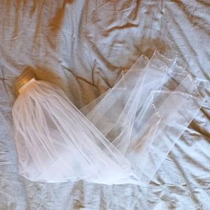 Ivory elbow veil with beaded edge